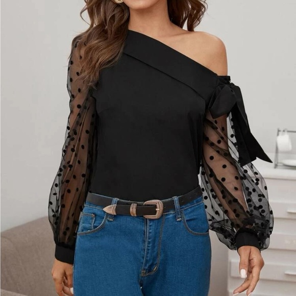 Black mesh dot sleeve blouse - Picture 2 of 5